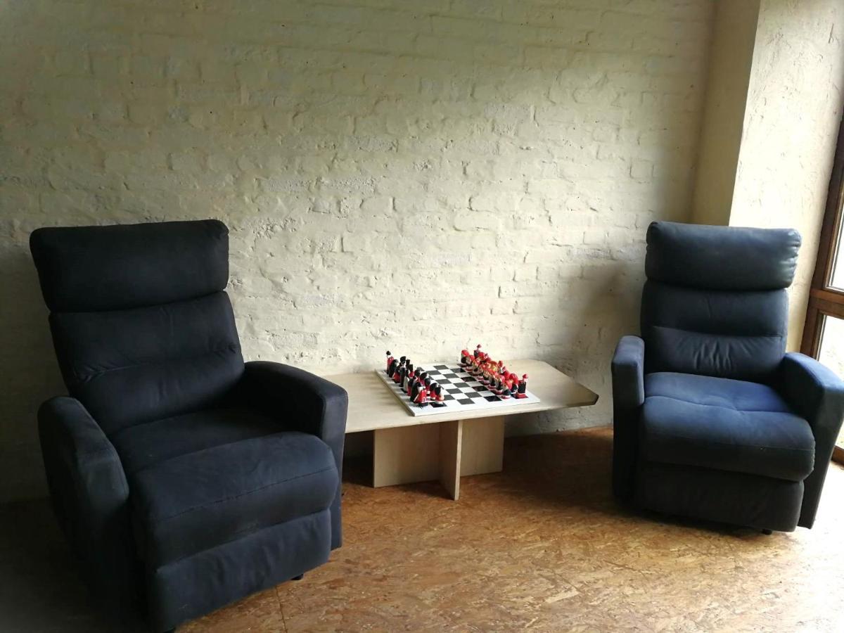 Megi Des Aguesses Guest House Andenne Bagian luar foto