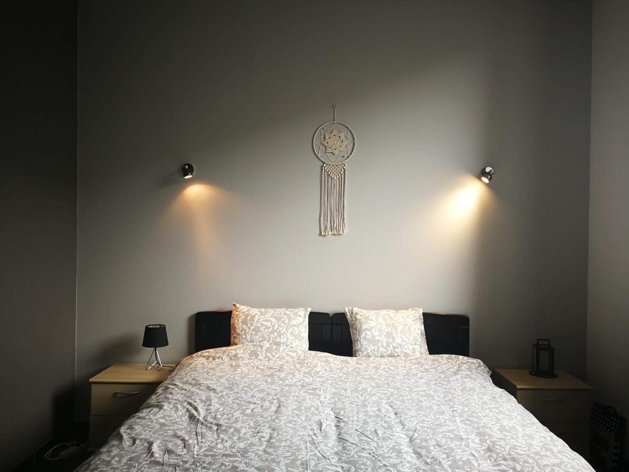 Megi Des Aguesses Guest House Andenne Bagian luar foto